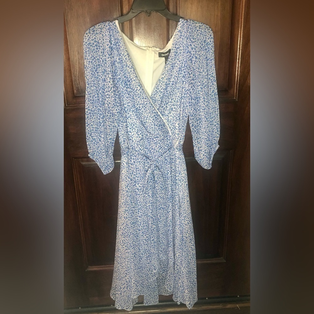 GORGEOUS 💙 NWT‎ DKNY Leopard Wrap Dress